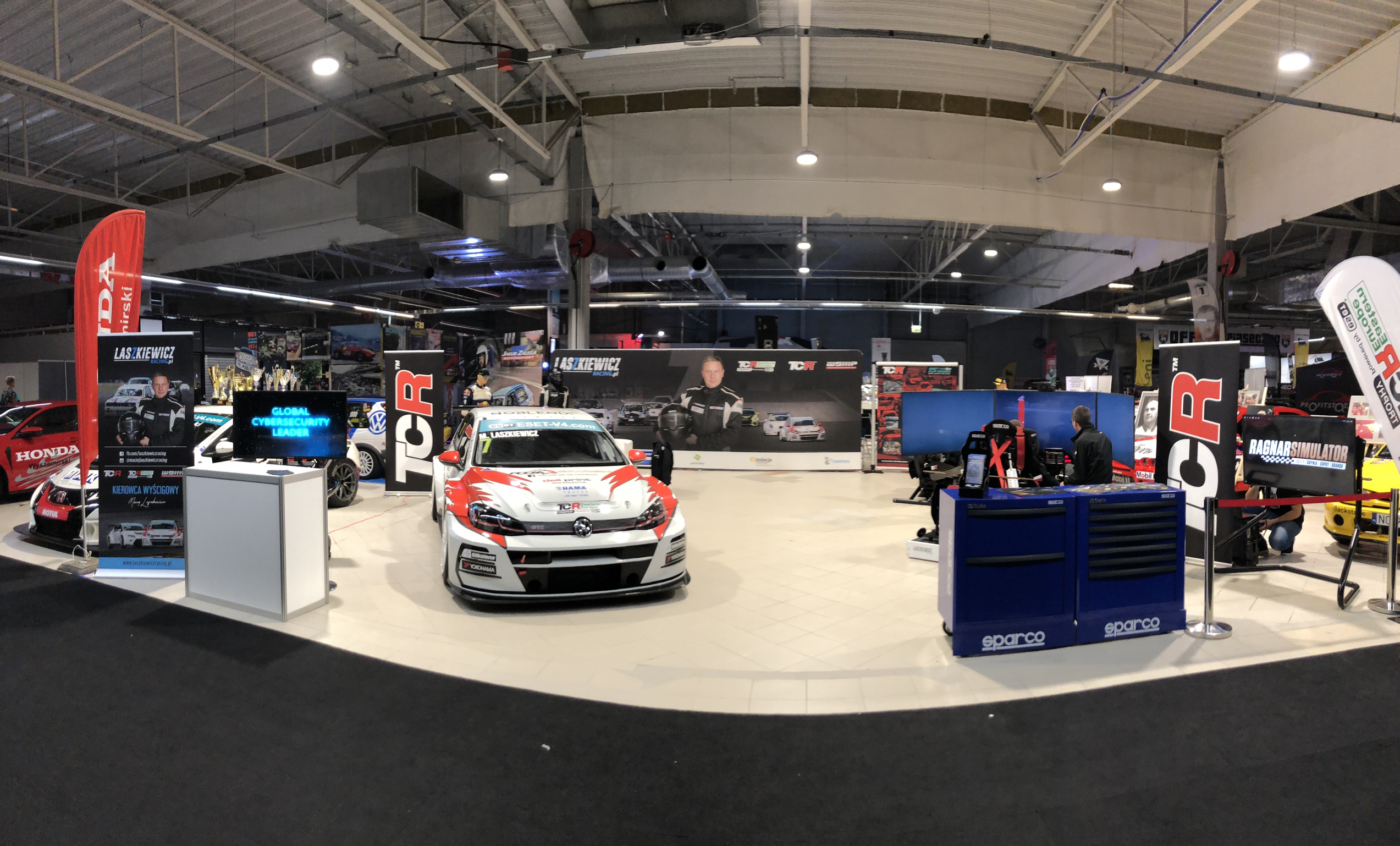 ESET V4 Cup cars to appear at Racing Expo in Prague
