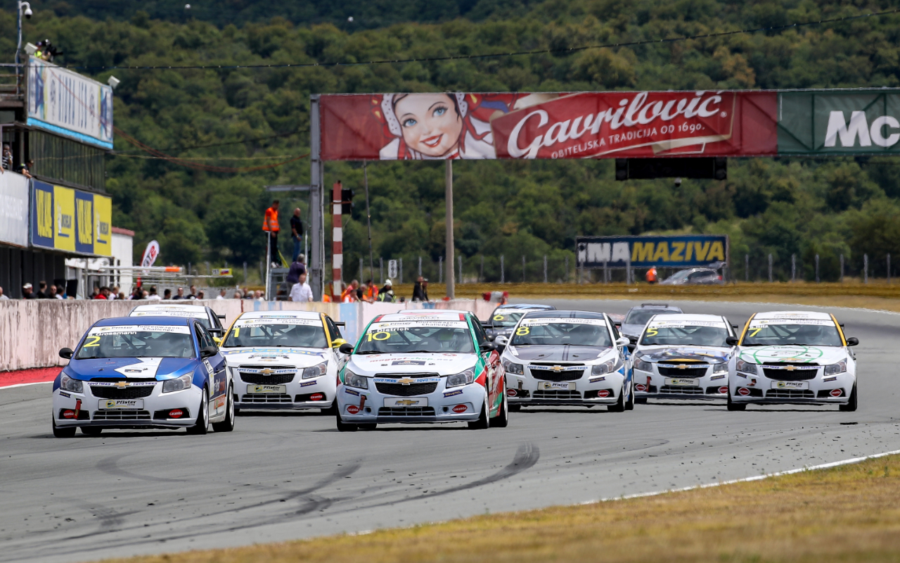 The touring car action in Croatia is decided by Grossmann and Dietrich