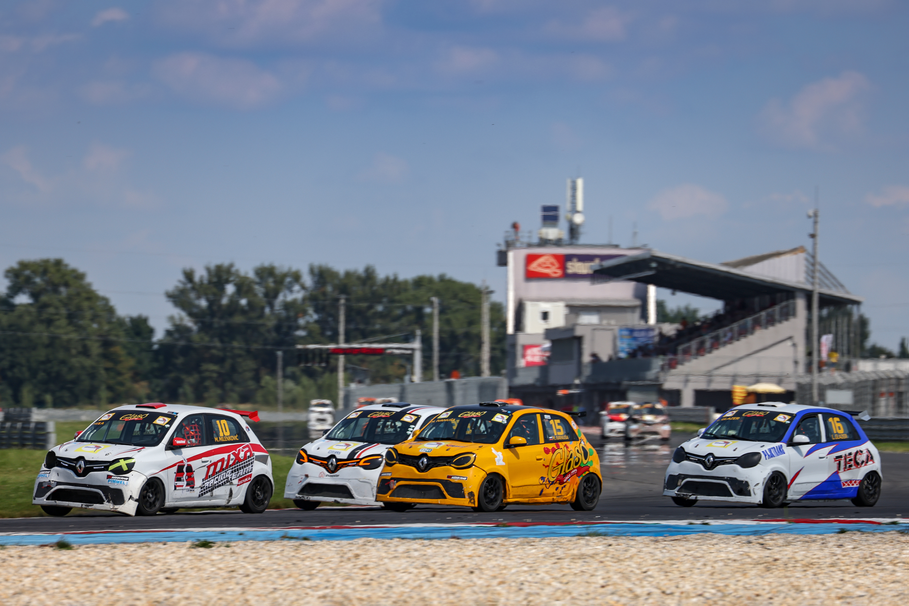 Glazer and Lantos won in Slovakian races of Twingo Cup