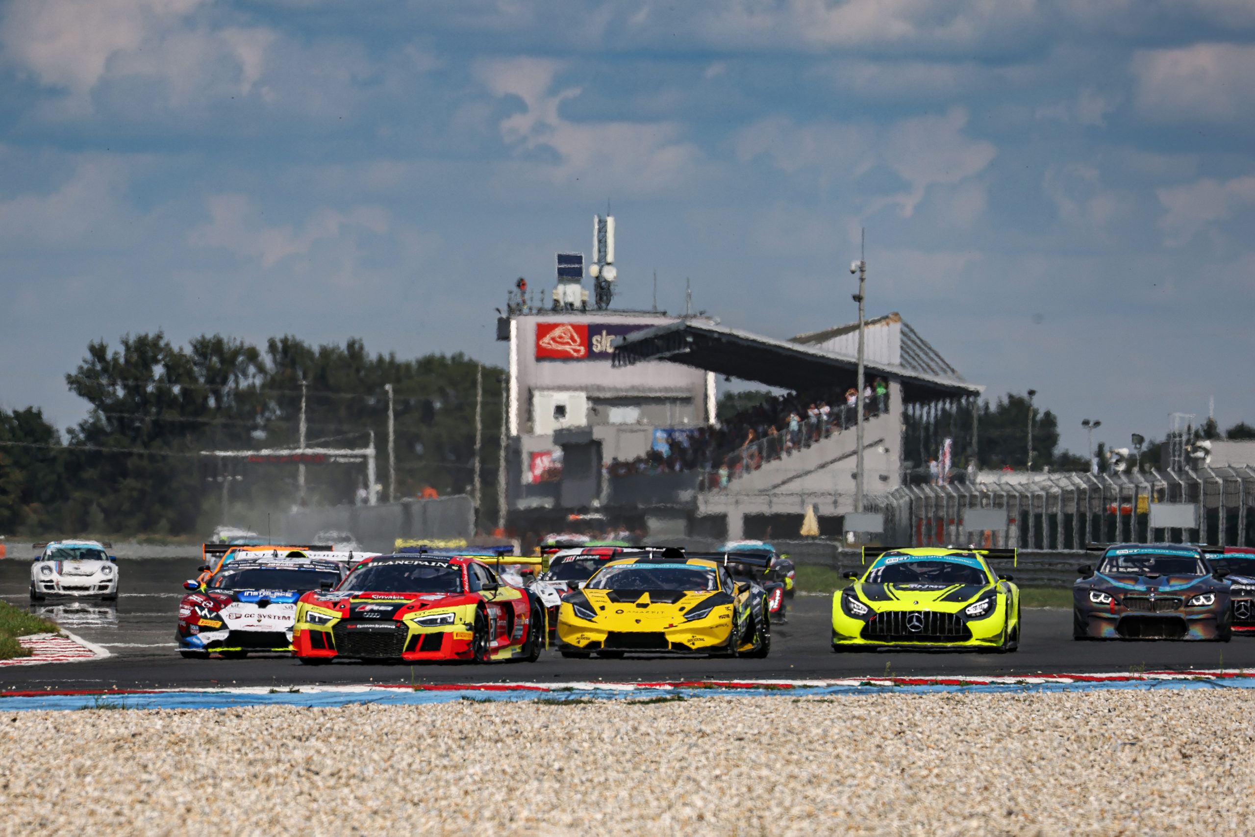 Fight for the ESET GT championship continues at Slovakia Ring