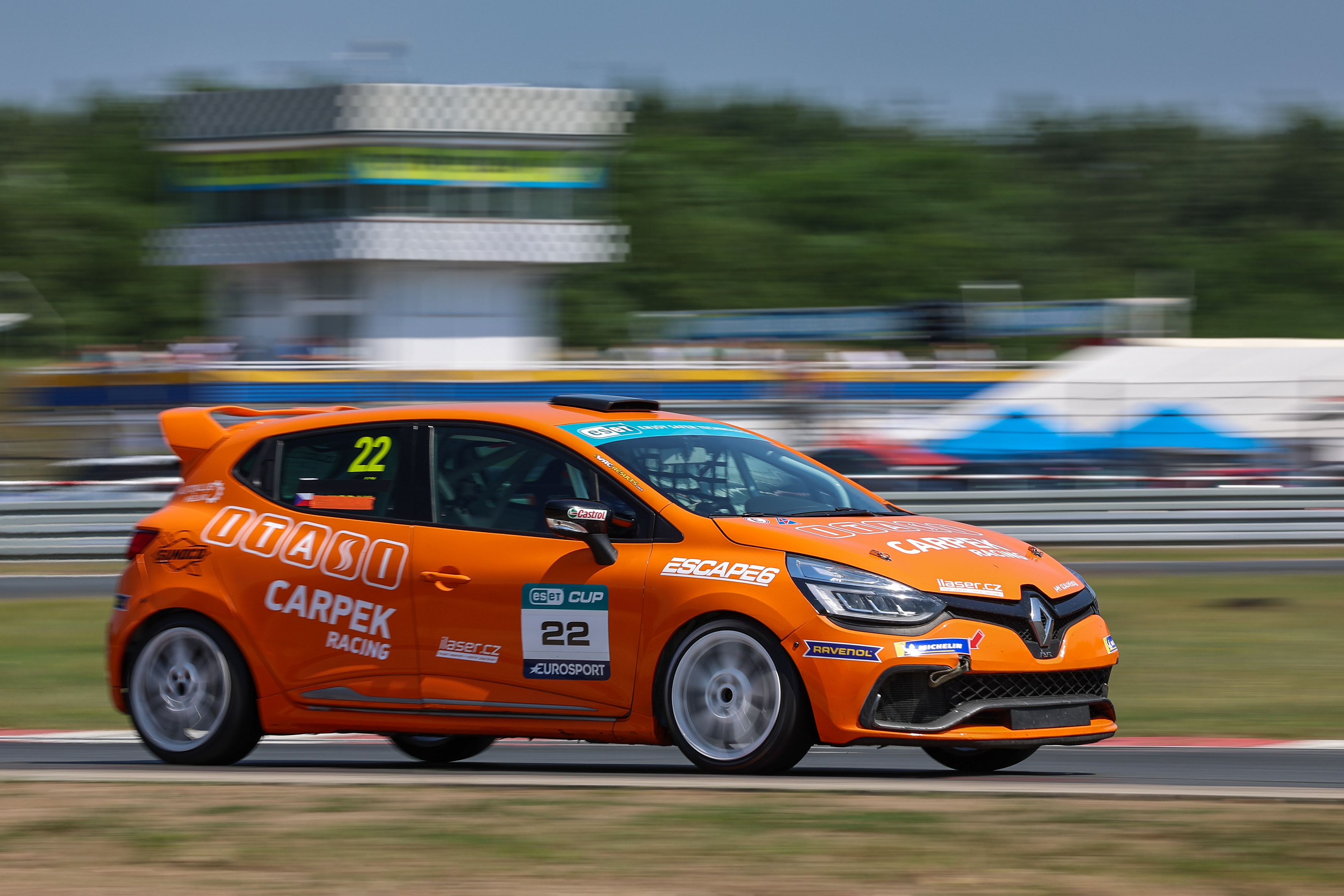 Tomáš Pekař won Clio Cup race, penalized Tobiash Poschik was second after a great chase