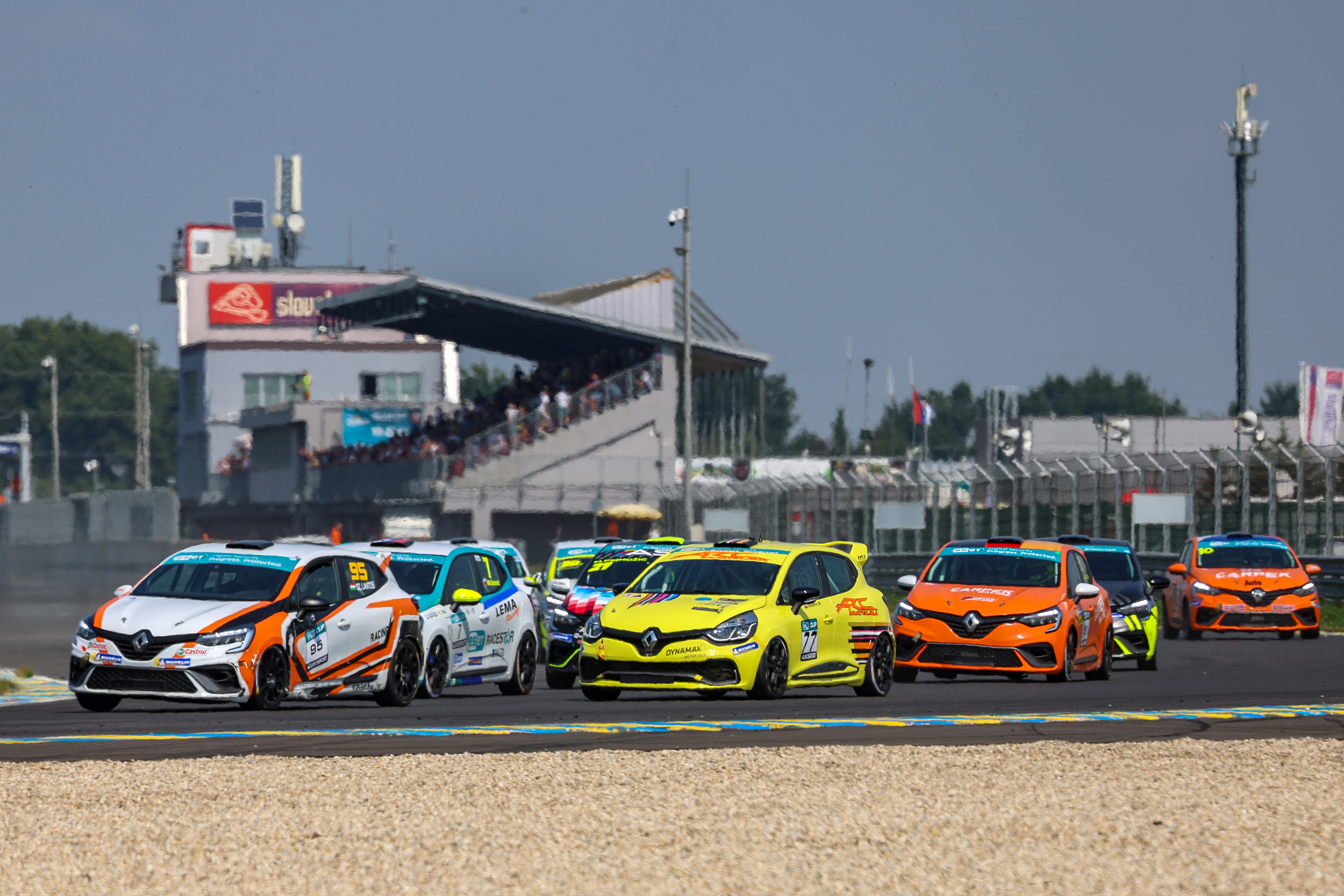 Kadlečík and Pekař secure their titles in the Clio Cup with further victories